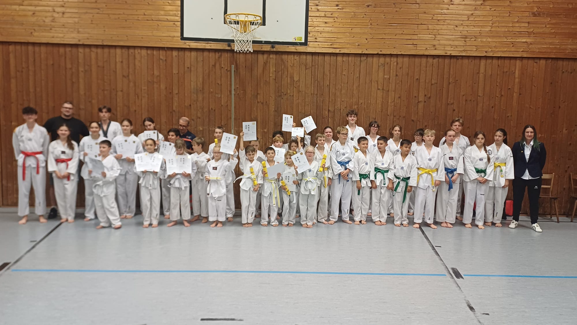 Gemeinsame Taekwondo-Prüfung des TSV Weißenhorn und des Mekong Box Gym im Juli 2026